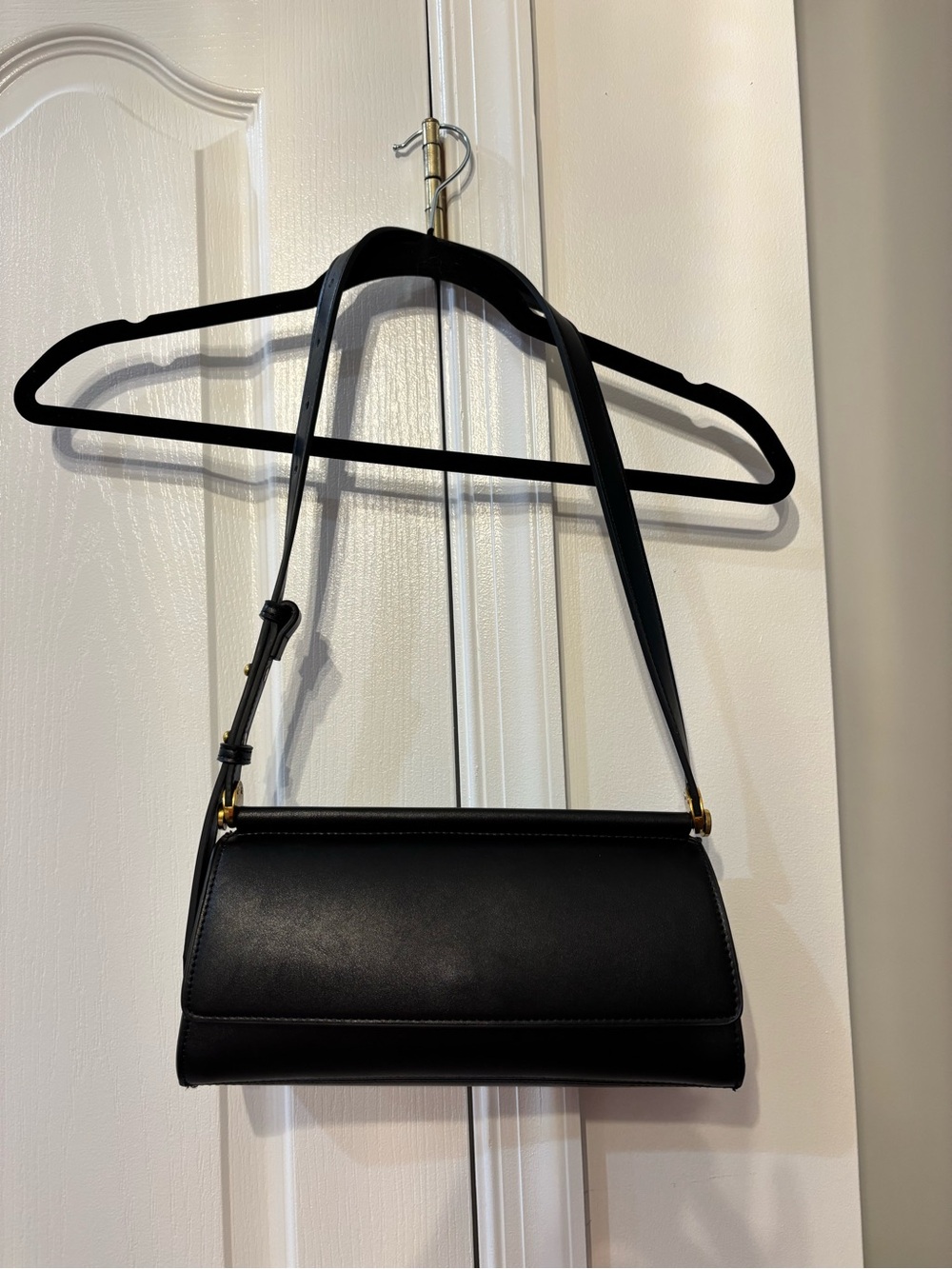 Brand New BCBG Classic Faux Leather Black Shoulder Bag - Sleek Everyday Carry